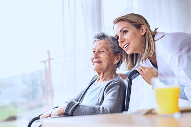The Difference between Assisted Living Centers and Nursing Homes